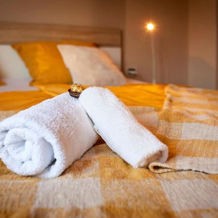 Room And Apartments Antea โรวีน ภายนอก รูปภาพ