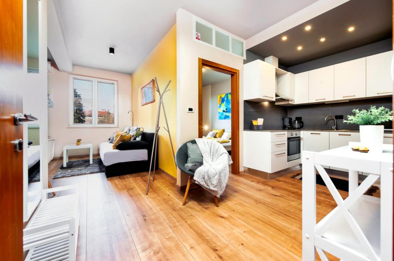 Room And Apartments Antea โรวีน ภายนอก รูปภาพ