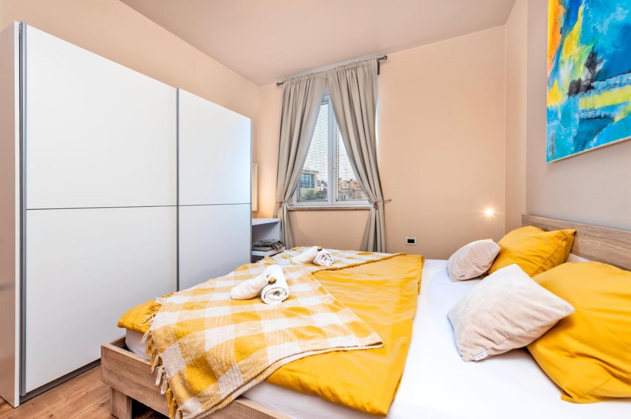 Room And Apartments Antea โรวีน ภายนอก รูปภาพ