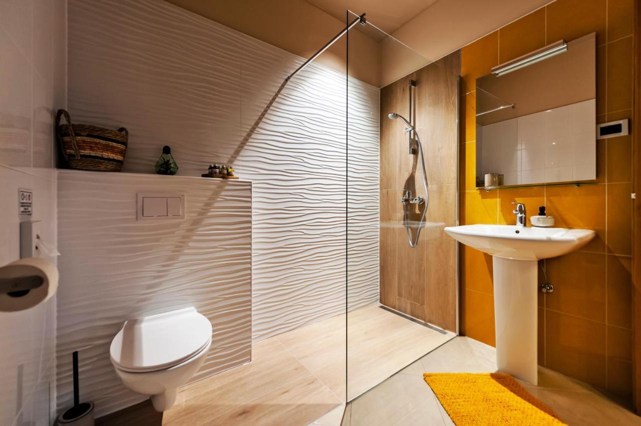 Room And Apartments Antea โรวีน ภายนอก รูปภาพ