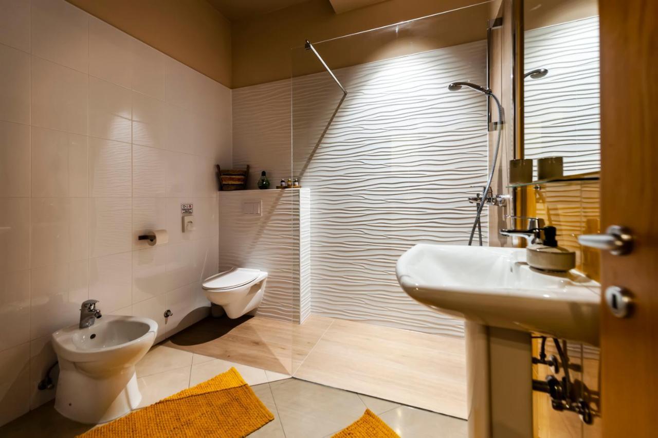 Room And Apartments Antea โรวีน ภายนอก รูปภาพ