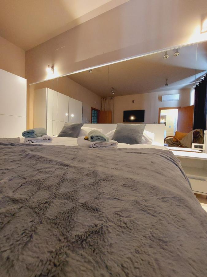 Room And Apartments Antea โรวีน ภายนอก รูปภาพ
