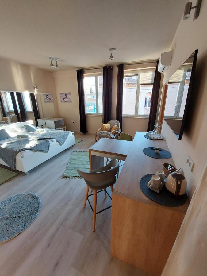 Room And Apartments Antea โรวีน ภายนอก รูปภาพ