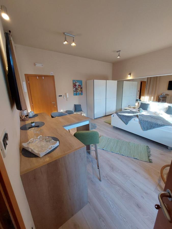Room And Apartments Antea โรวีน ภายนอก รูปภาพ